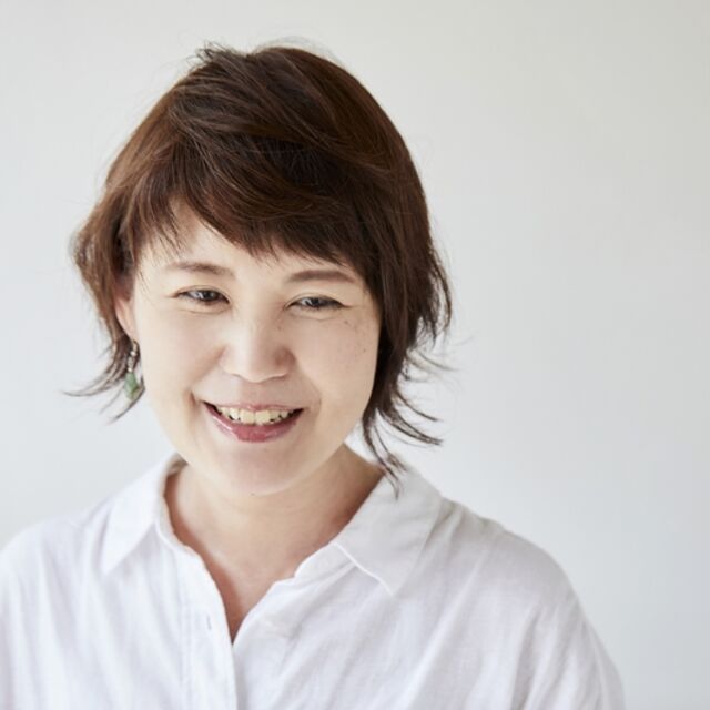 シルキーなマイクロバブルでのヘッドスパ